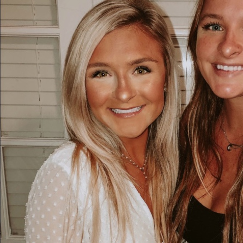 Meet your Posher, Michaela